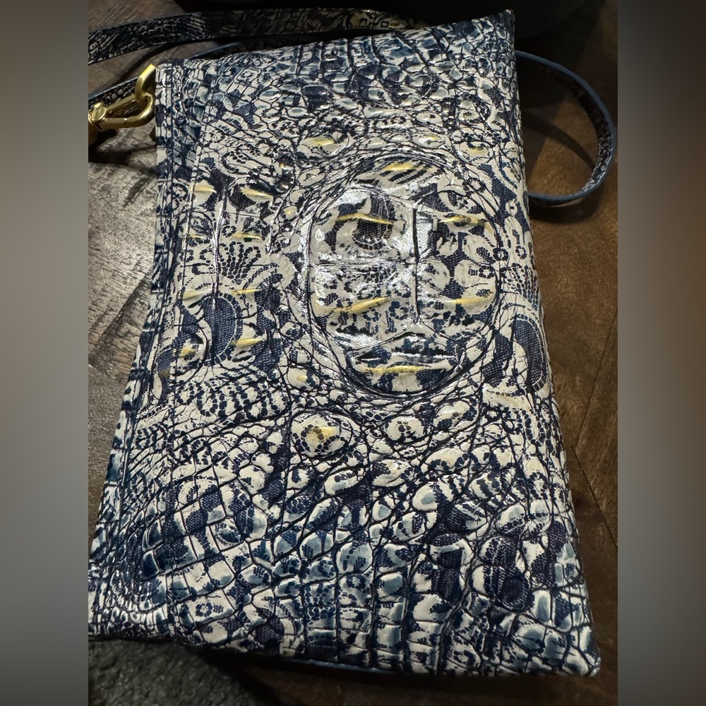 EUC Brahmin Vida Crossbody in the Blue Filigree Melbourne - Picture 9 of 11
